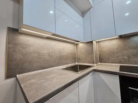 Кухня Белый глянец профиль Gola